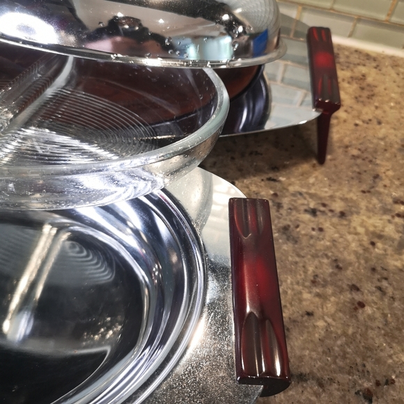 MCM Glo-Hill Canada Chrome Cherry Red Bakelite Oval Lidded Dish & Serving Tray - Picture 7 of 13